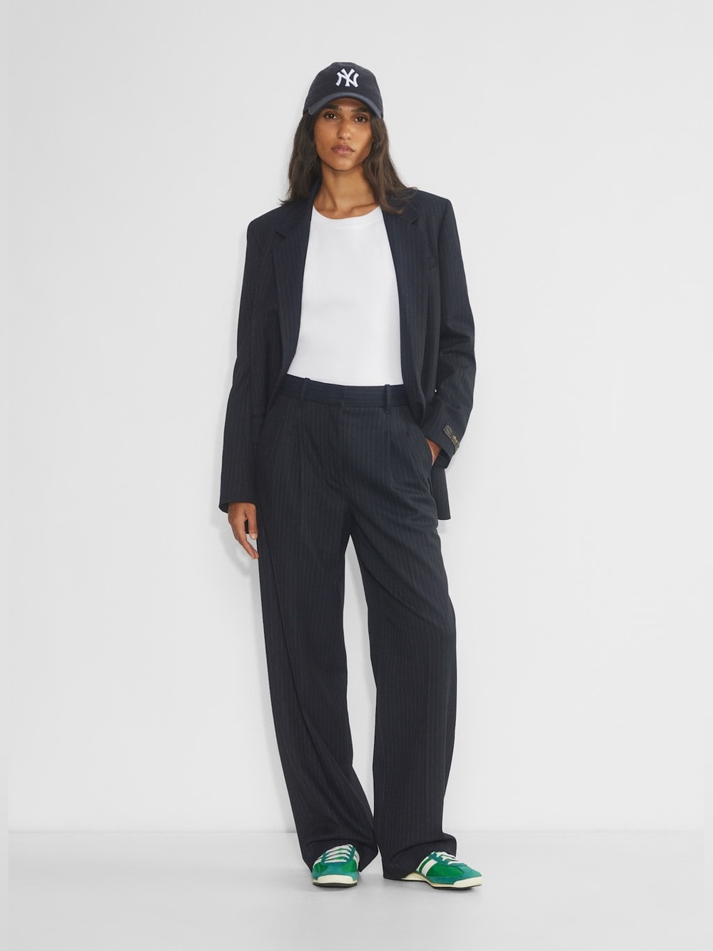 Aritzia The Effortless Pant™ - (Re)fined